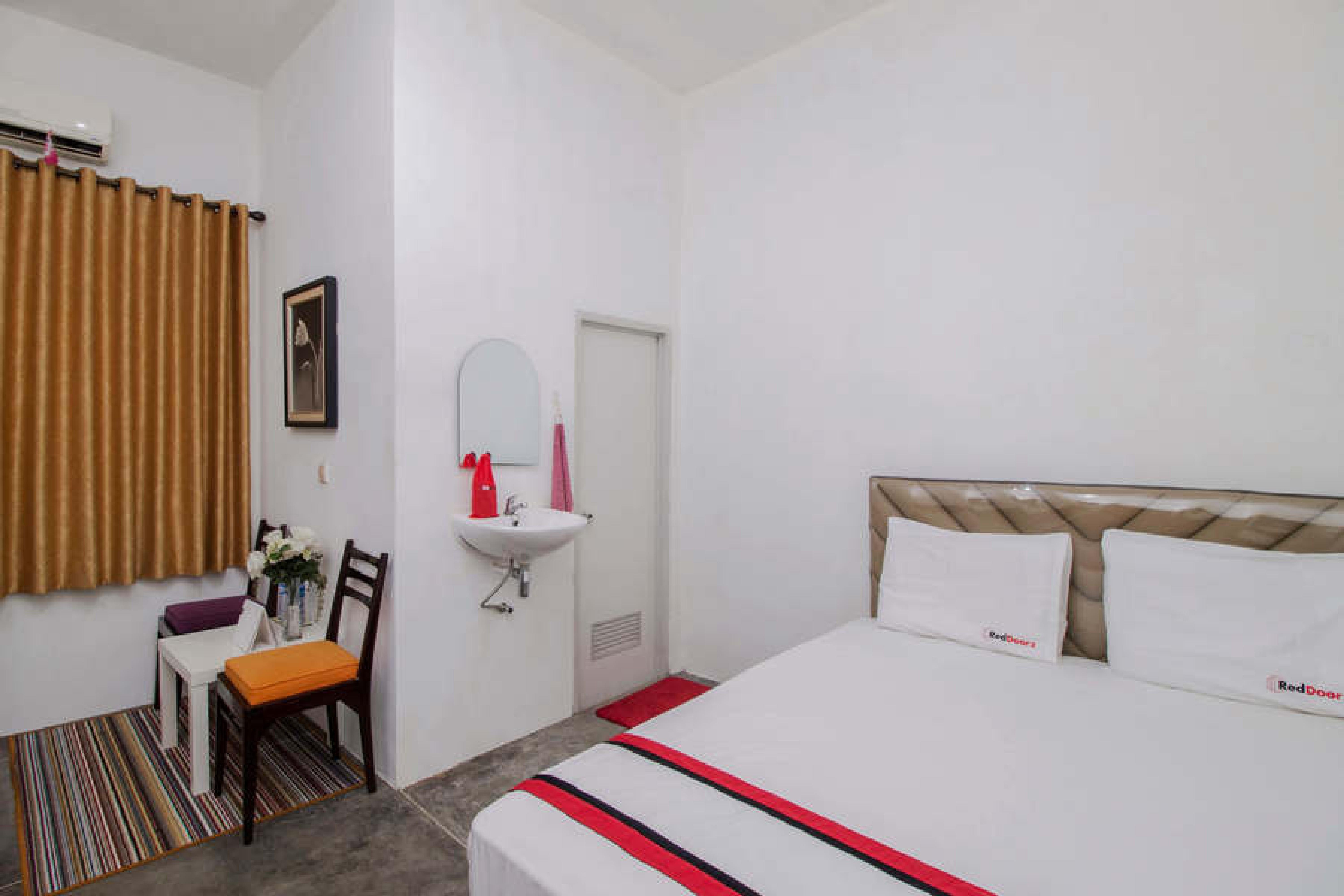 Reddoorz @ Radio Dalam Hotel Jakarta Exterior photo