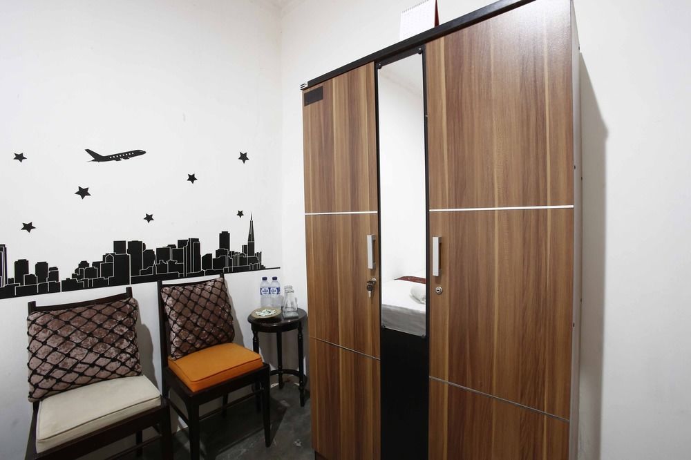 Reddoorz @ Radio Dalam Hotel Jakarta Exterior photo