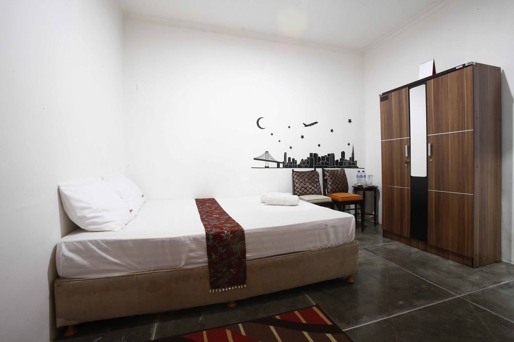Reddoorz @ Radio Dalam Hotel Jakarta Exterior photo